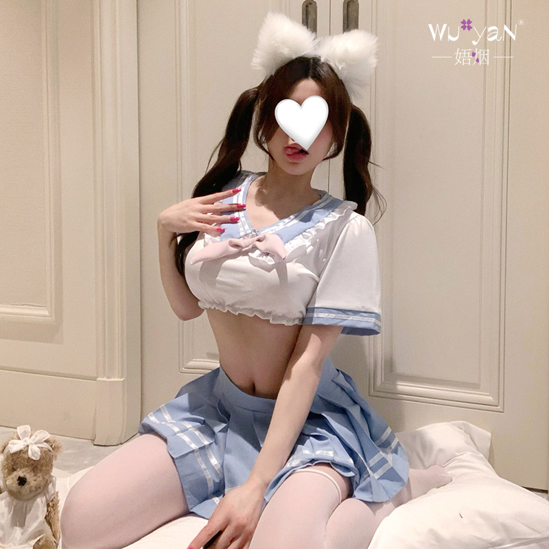 캠 퍼 스 j k 섹시 한여 학 생을 유 혹하는 섹시 한 속 옷의 섹시 한 배 복 열 정을 벗다