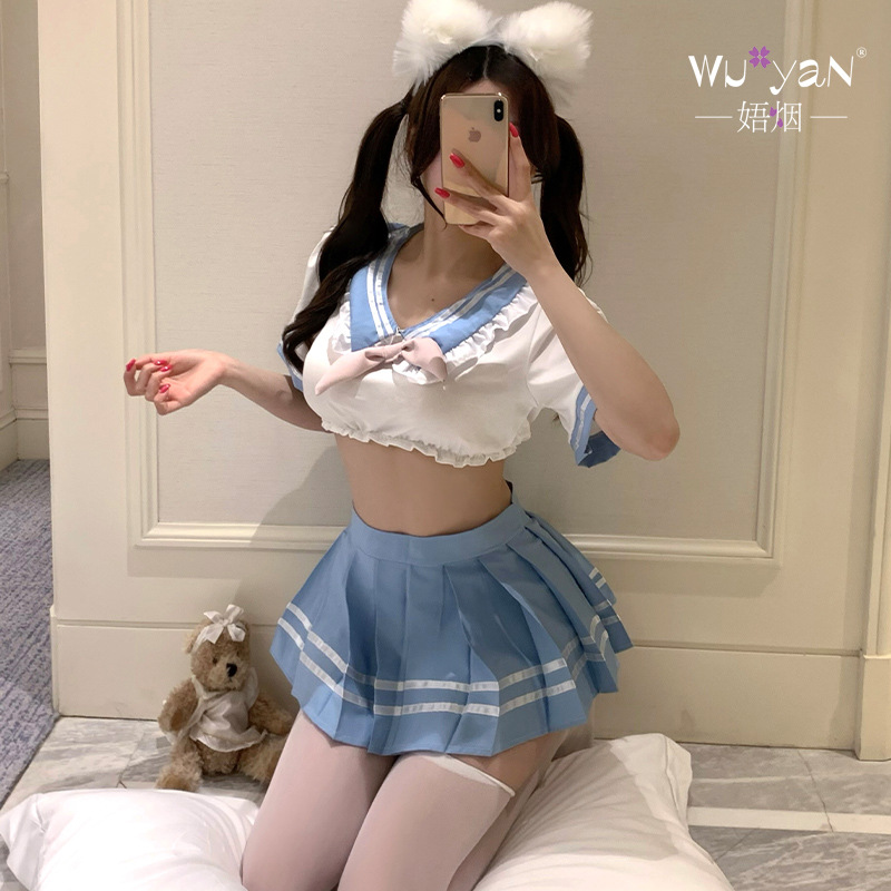 캠 퍼 스 j k 섹시 한여 학 생을 유 혹하는 섹시 한 속 옷의 섹시 한 배 복 열 정을 벗다