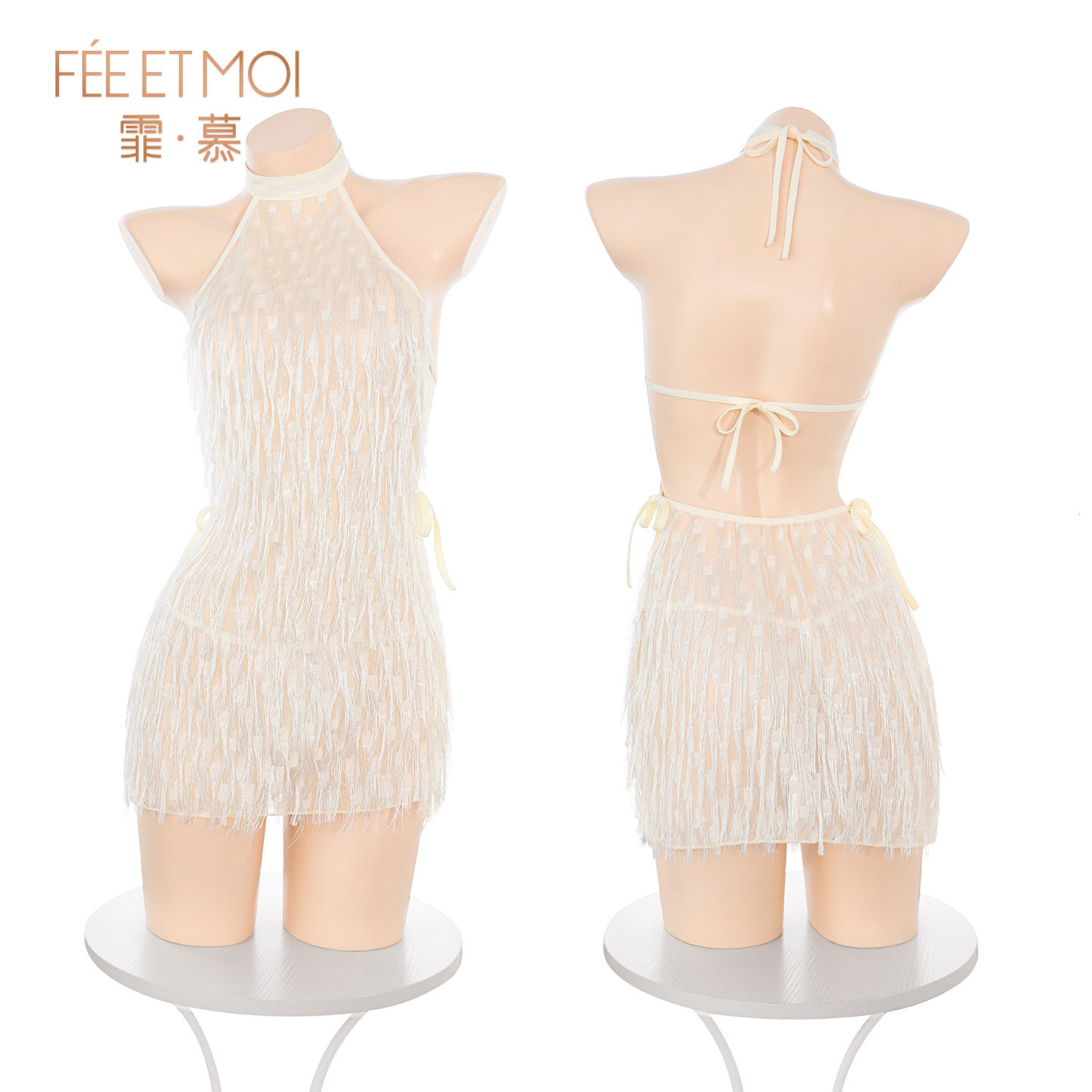 섹시란제리는 옆이 트이고 끈이 달린 잠옷으로 엉덩이를 드러내 섹시하게 유혹한다