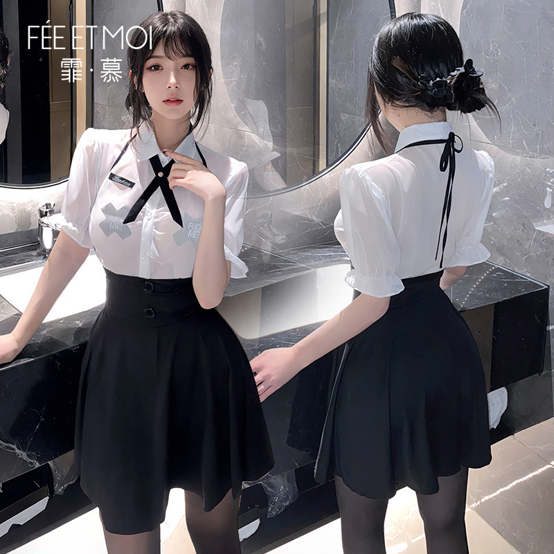 앞가슴 주름살이 비치는 스쿨 룩 슈트 섹시한 속옷 섹시 시스루 유니폼