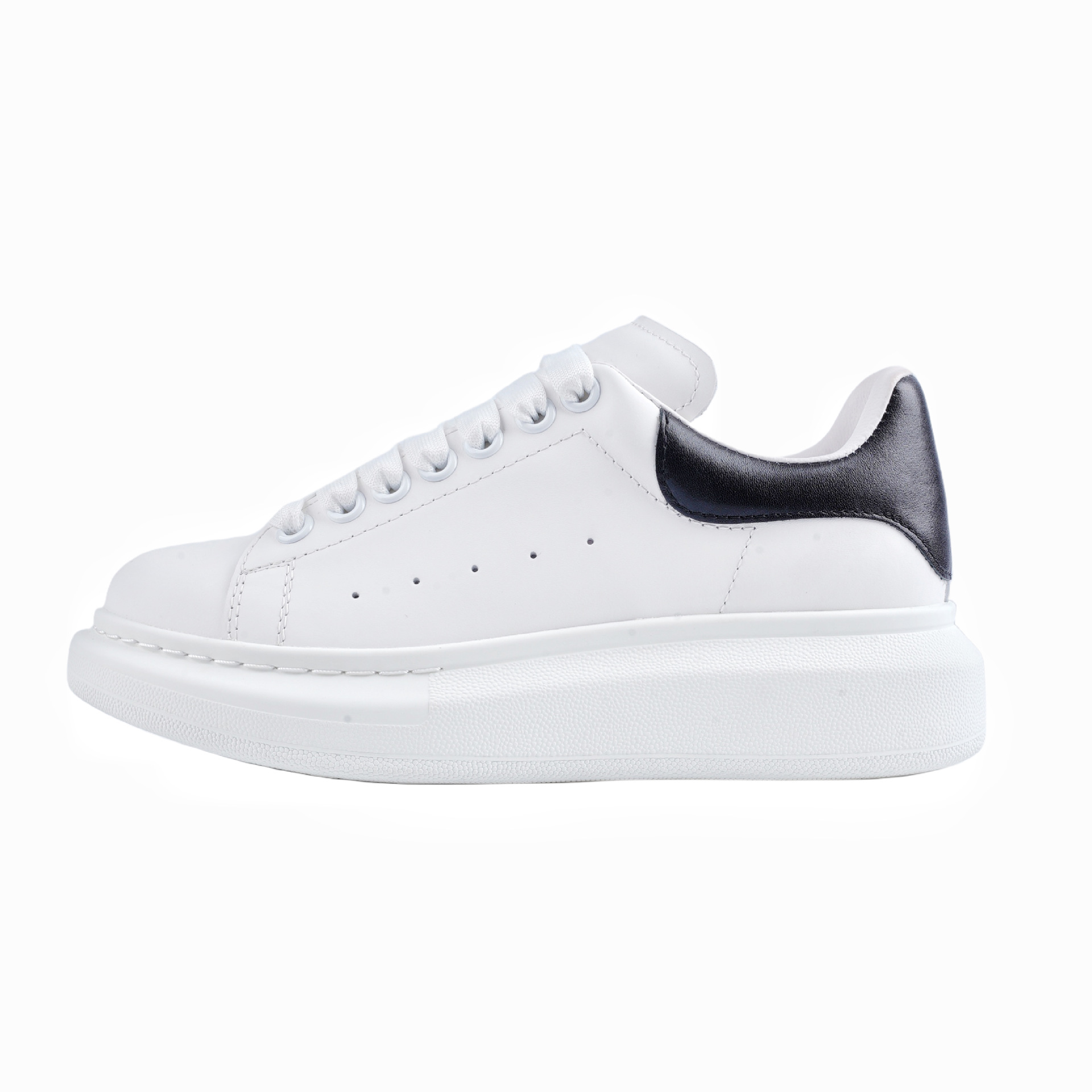 맥퀸 키높이 통굽 흰 구두 여성 스포츠 레저 학생 커플 슈즈 남자