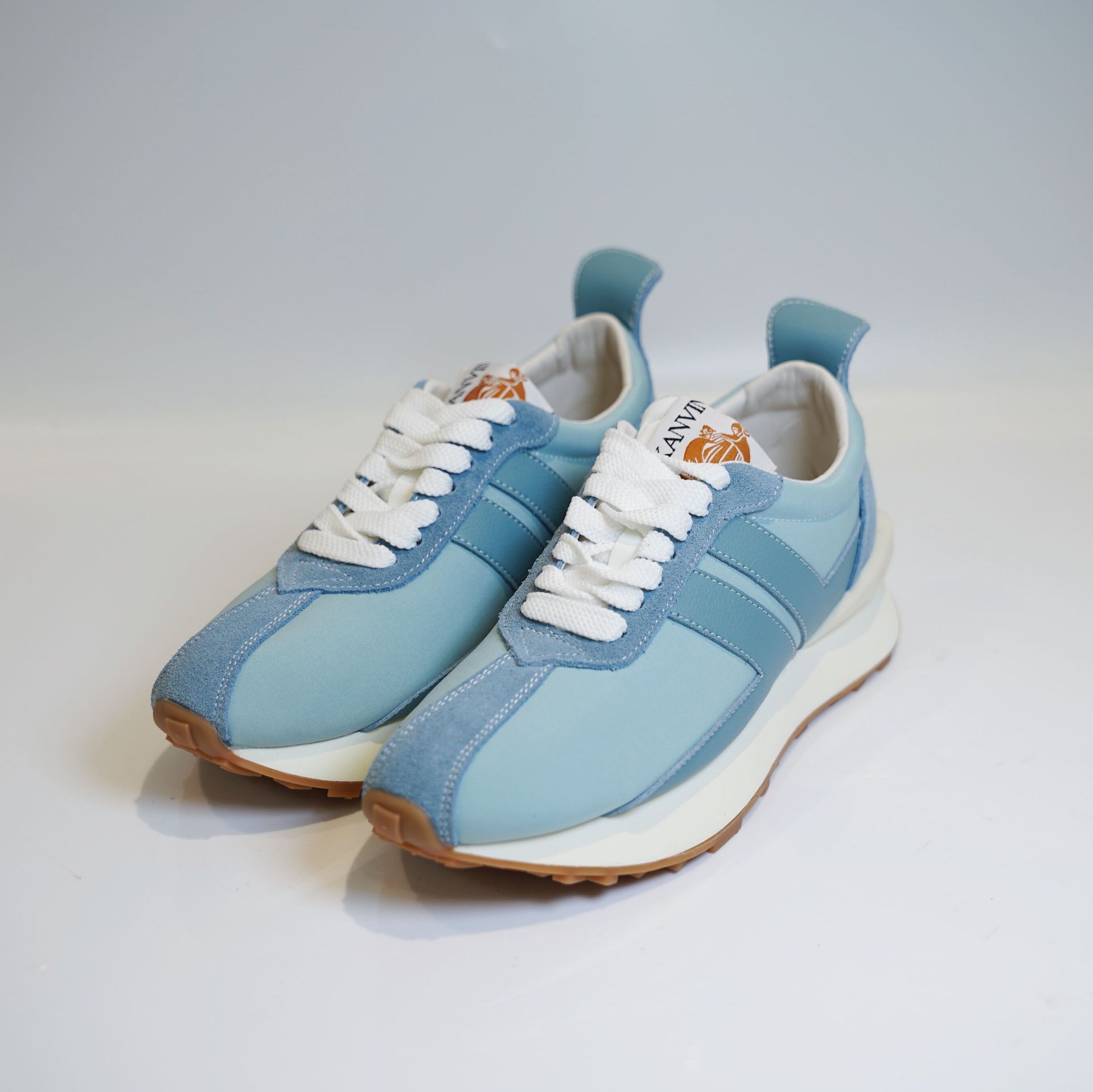 신상품 아르간슈즈 키높이 가볍고 통기성이 좋은 스타일리시하고 남녀 레포츠 커플 러닝화입니다