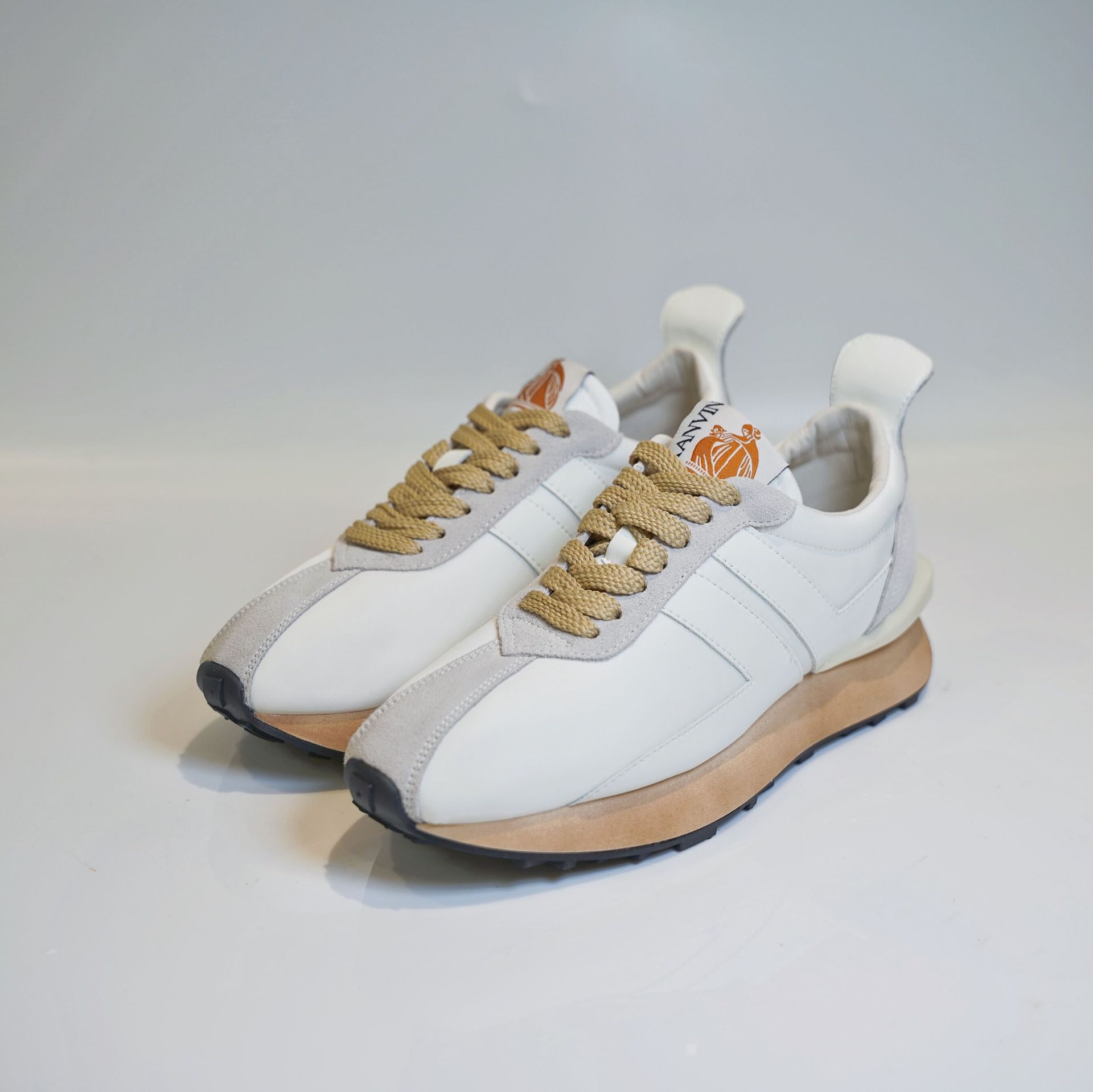 신상품 아르간슈즈 키높이 가볍고 통기성이 좋은 스타일리시하고 남녀 레포츠 커플 러닝화입니다