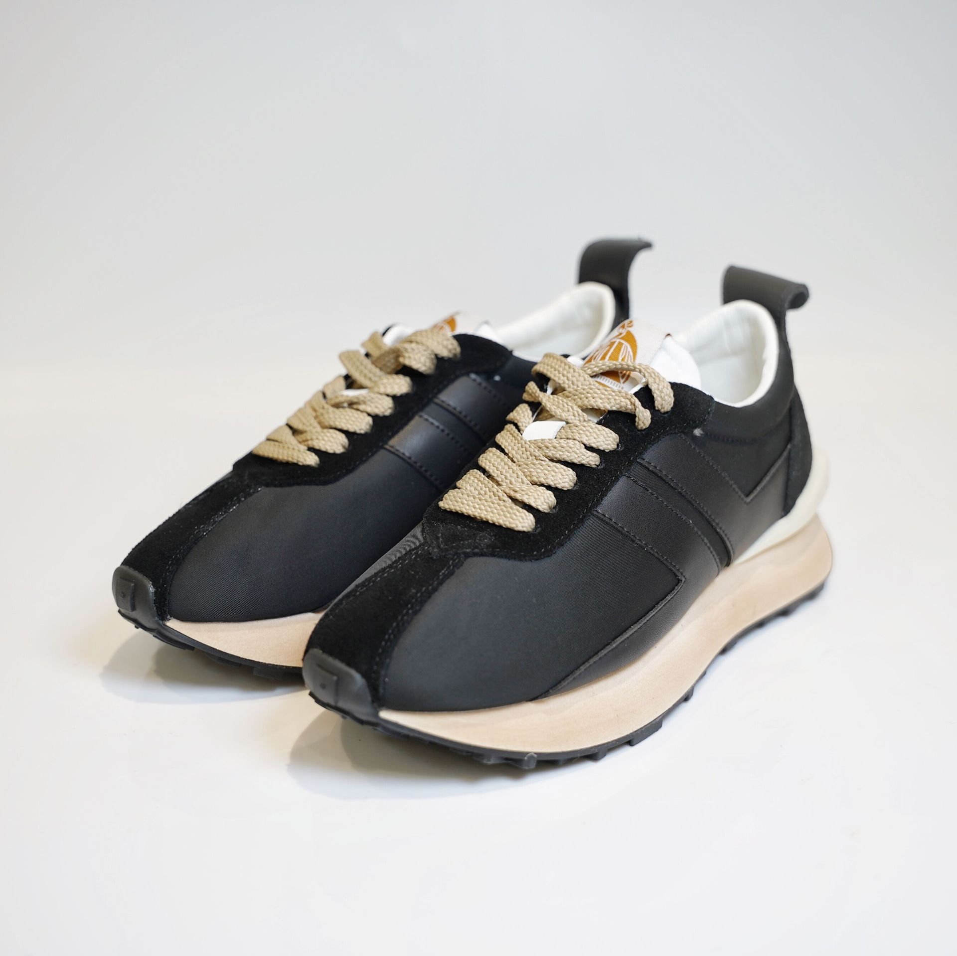 신상품 아르간슈즈 키높이 가볍고 통기성이 좋은 스타일리시하고 남녀 레포츠 커플 러닝화입니다