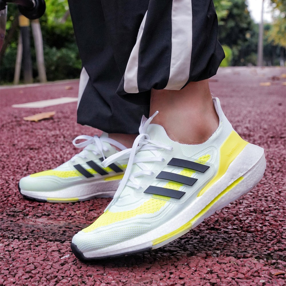 ub7 쿠션 스니커즈 남성용 여름 통기 소프트 메시 라이트 러닝화 여성