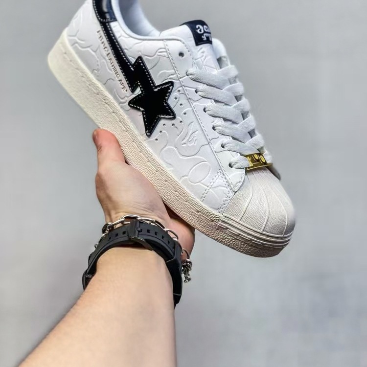 신상 유행 아무거나 착용할 수 있는 화이트 슈즈 마모성 미끄럼 방지 스니커즈 남녀 공용