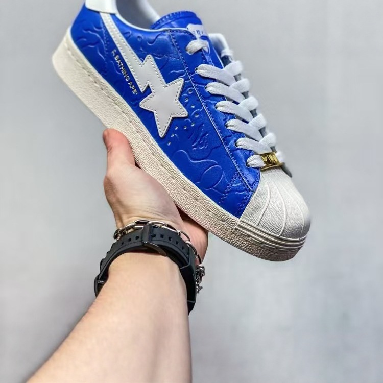 신상 유행 아무거나 착용할 수 있는 화이트 슈즈 마모성 미끄럼 방지 스니커즈 남녀 공용