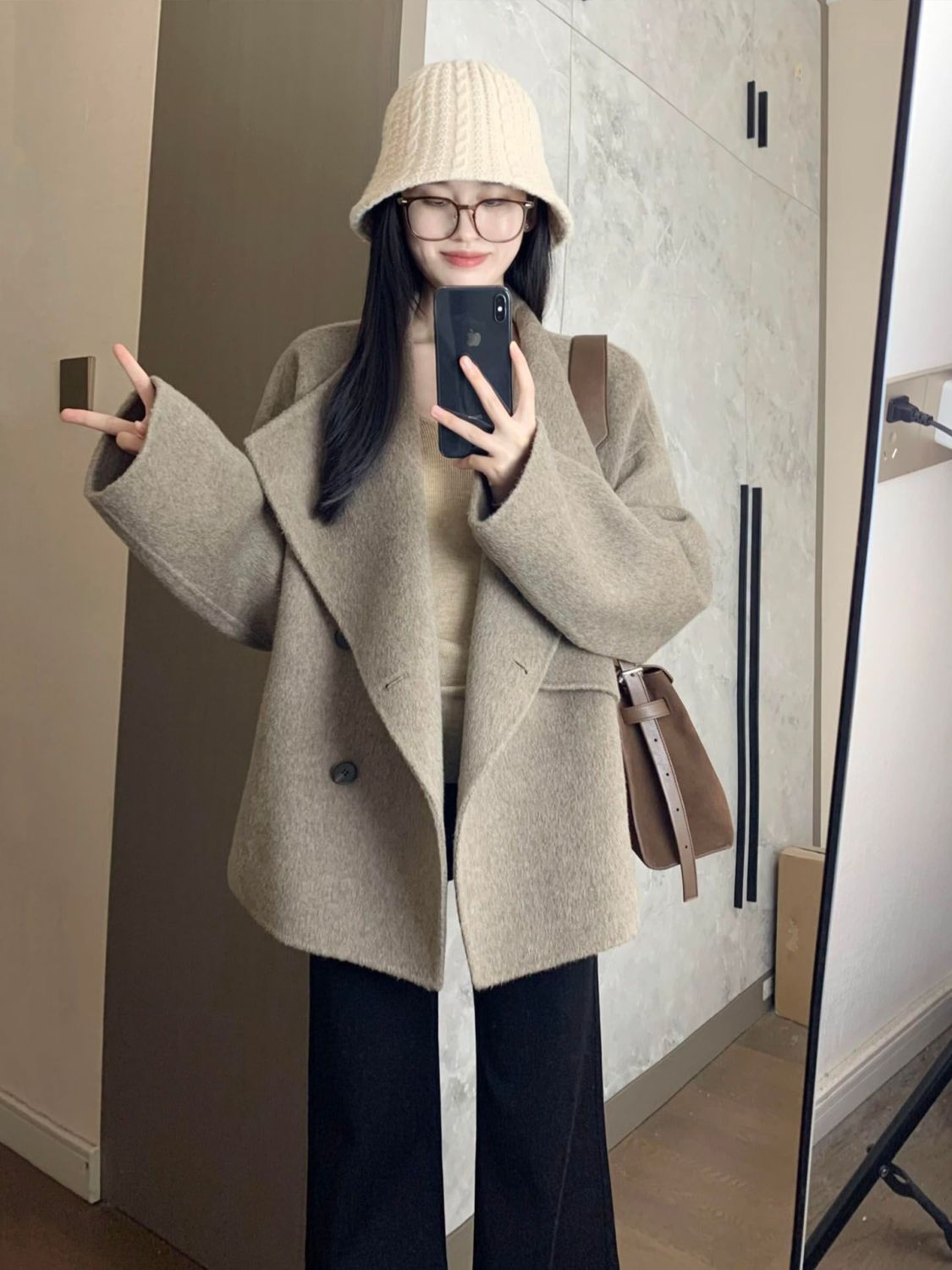 한국계 모직 코트에 키 작은 루즈한 모직 아우터 분위기 가을겨울 나른한 느낌