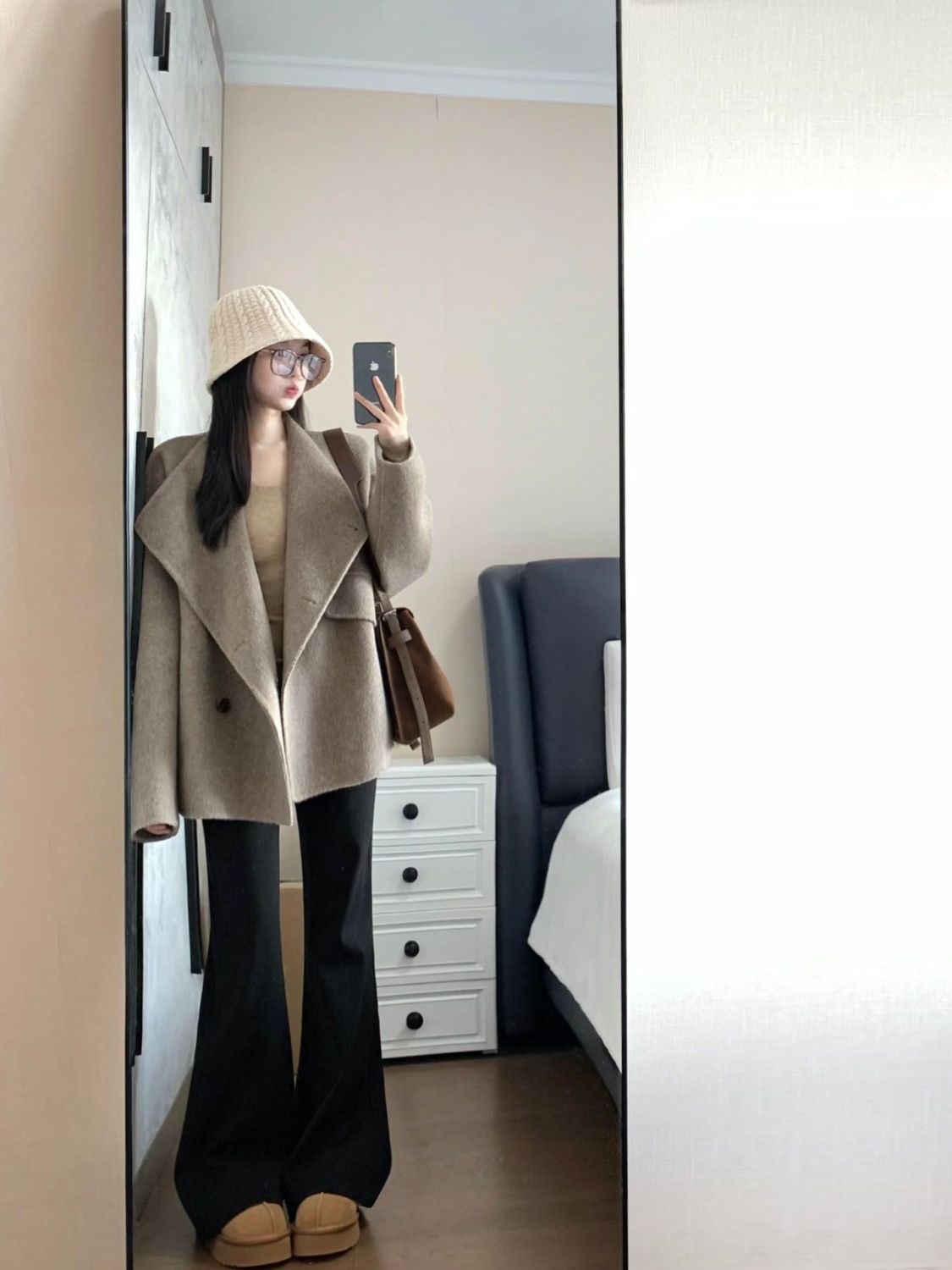 한국계 모직 코트에 키 작은 루즈한 모직 아우터 분위기 가을겨울 나른한 느낌