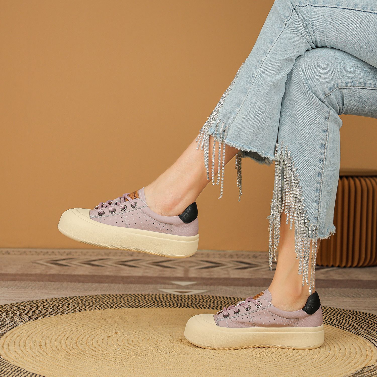 시크녀 2025 신상품 화이트 슈즈 통굽 미니멈 복고풍 스트랩 캐주얼슈즈 우먼