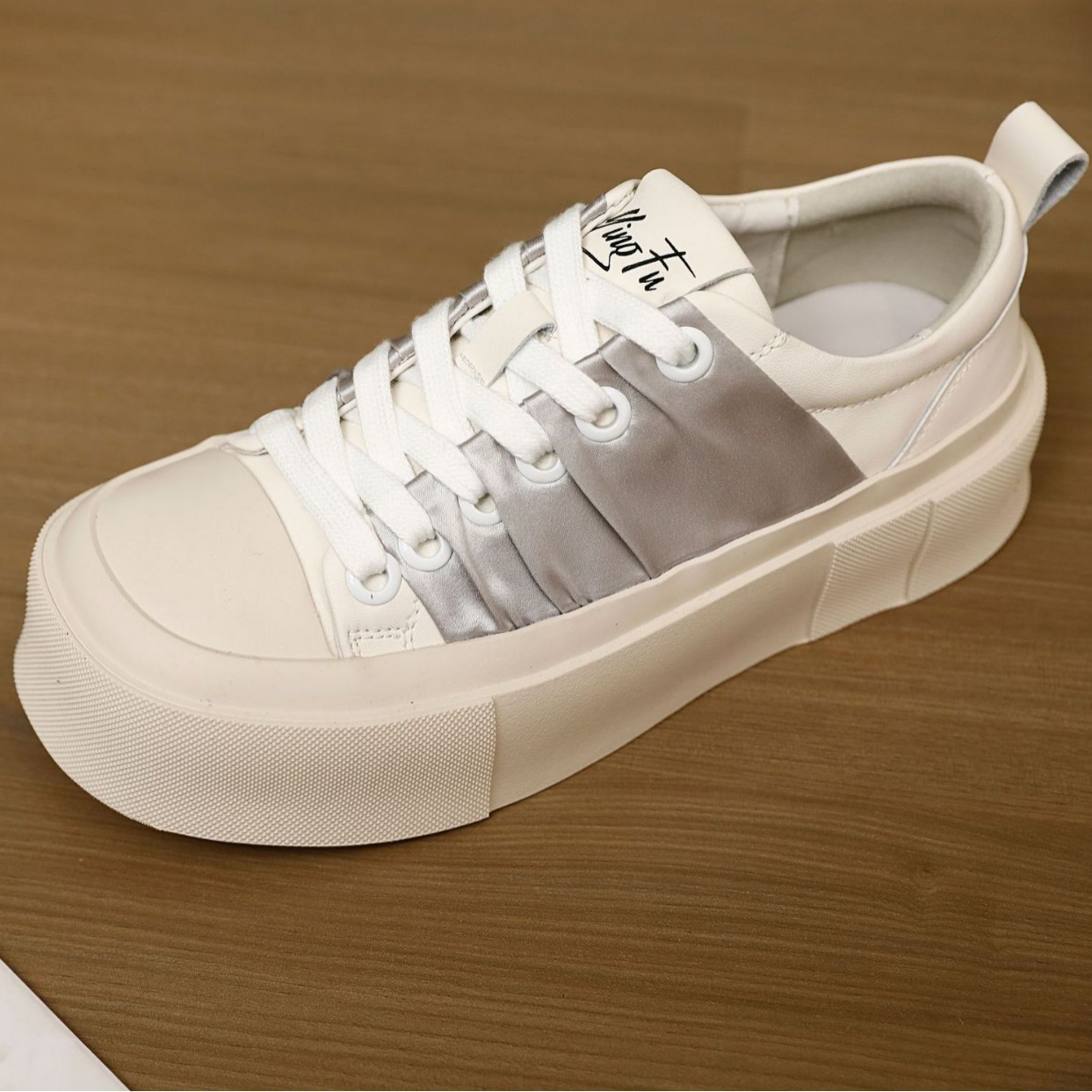 블랙 스퀘어 화이트 슈즈 2025가을 신상품 단화 패션 토플랫 슈즈 캐주얼 슈즈여성