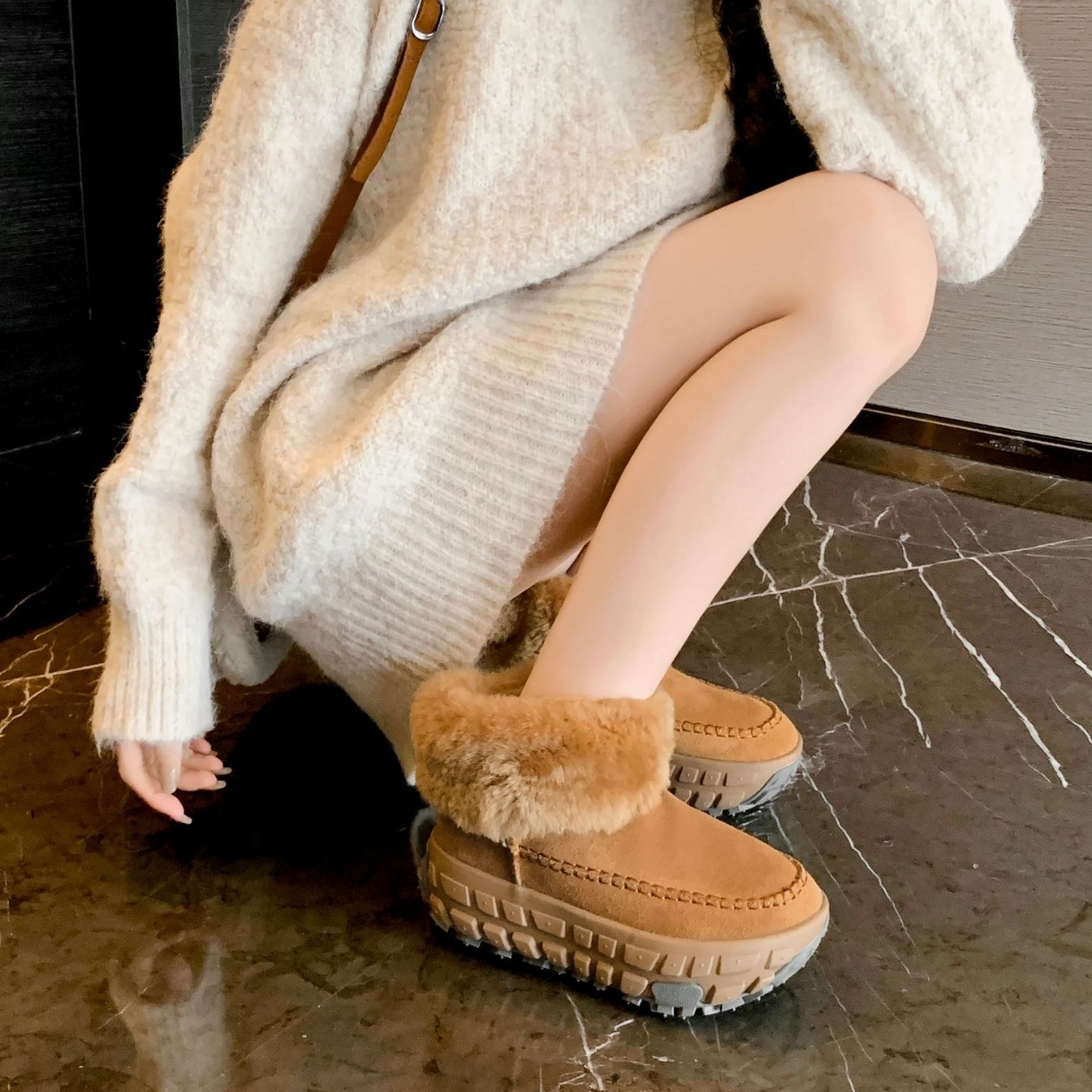 겨울 신상품 가죽 타이어 밑창 스노우 부츠 여성 한국 도톰한 보온 레저 동북 면화 신발