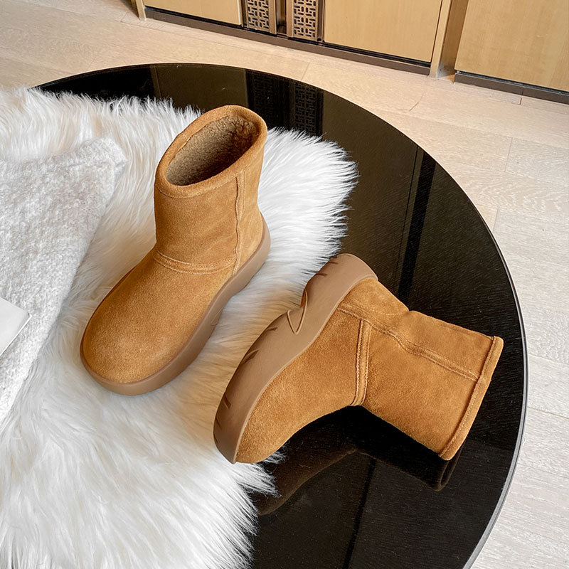 가죽 빵 스노우 부츠 여성 2025 겨울 왕홍의 인기 스타일 가볍고 마모성이 강한 앵클 부츠입니다