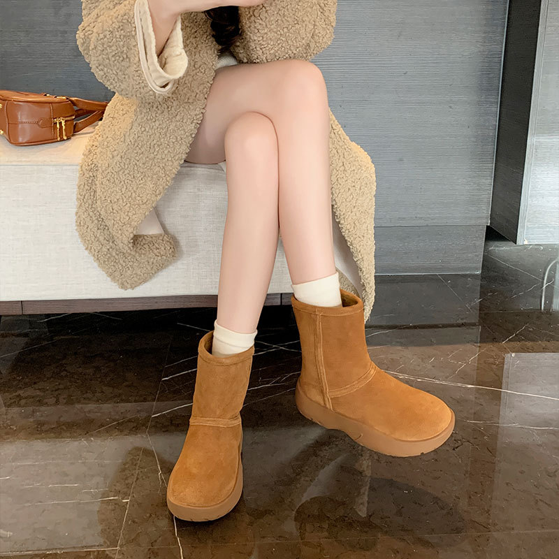 가죽 빵 스노우 부츠 여성 2025 겨울 왕홍의 인기 스타일 가볍고 마모성이 강한 앵클 부츠입니다