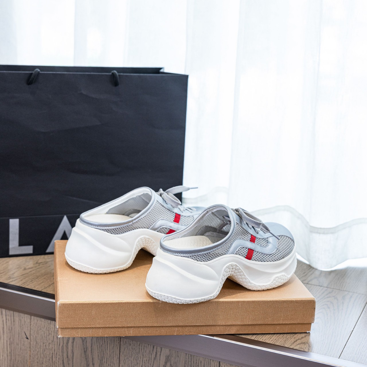 신상품 캐주얼 샌들 여름에는 두꺼운 바닥에 바닥을 긁어 샌들을 신는다