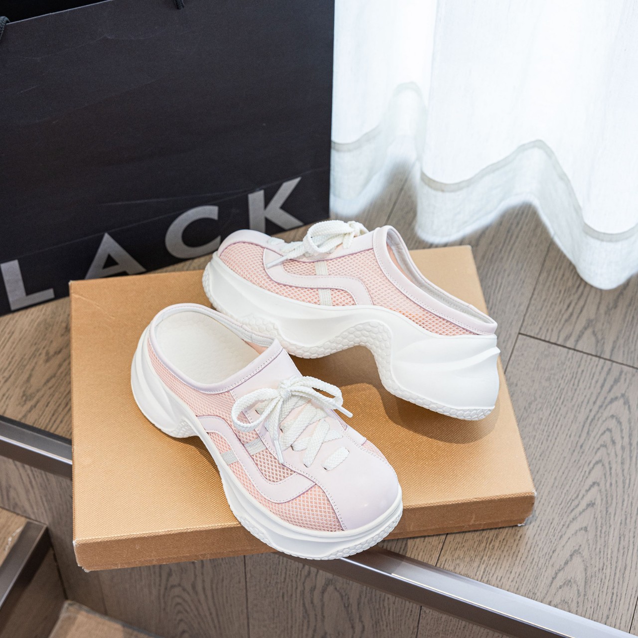 신상품 캐주얼 샌들 여름에는 두꺼운 바닥에 바닥을 긁어 샌들을 신는다