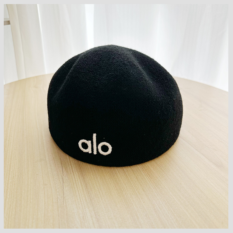 alo 레터링 니트 모자 여성 베레모