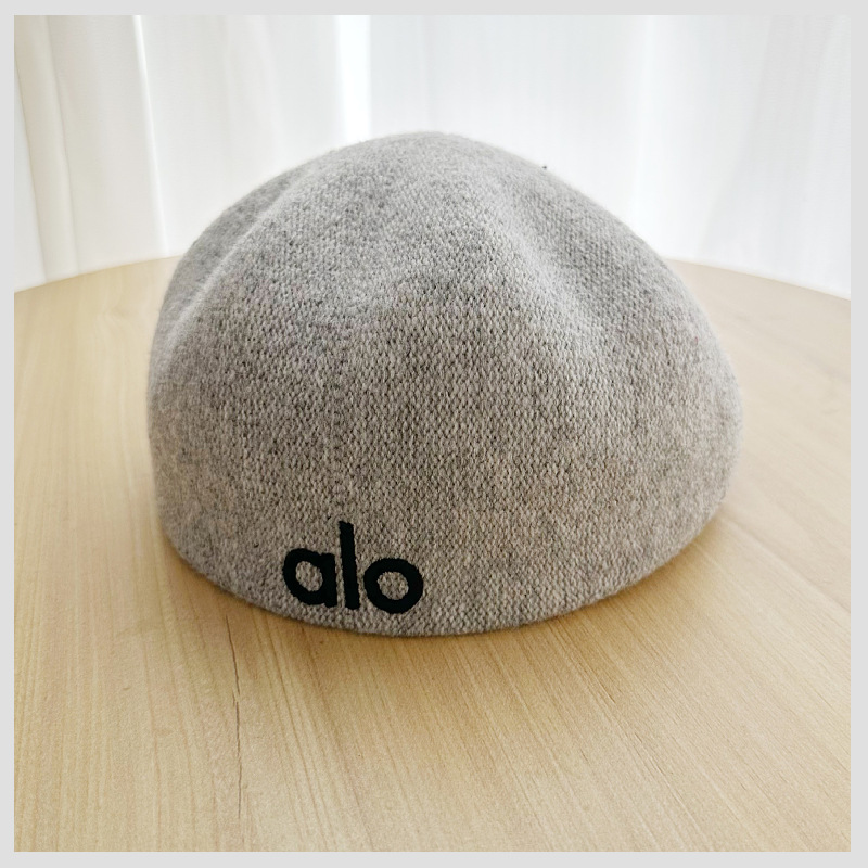 alo 레터링 니트 모자 여성 베레모