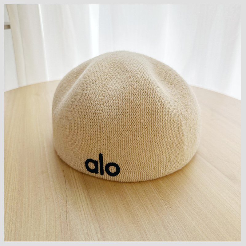 alo 레터링 니트 모자 여성 베레모