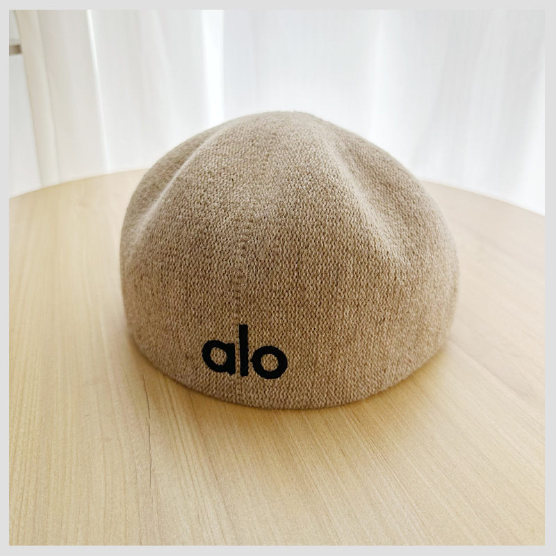 alo 레터링 니트 모자 여성 베레모