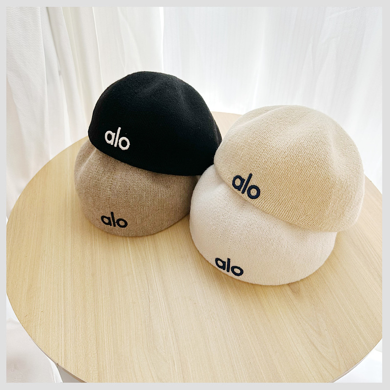 alo 레터링 니트 모자 여성 베레모