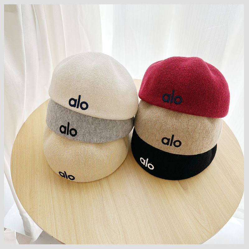 alo 레터링 니트 모자 여성 베레모