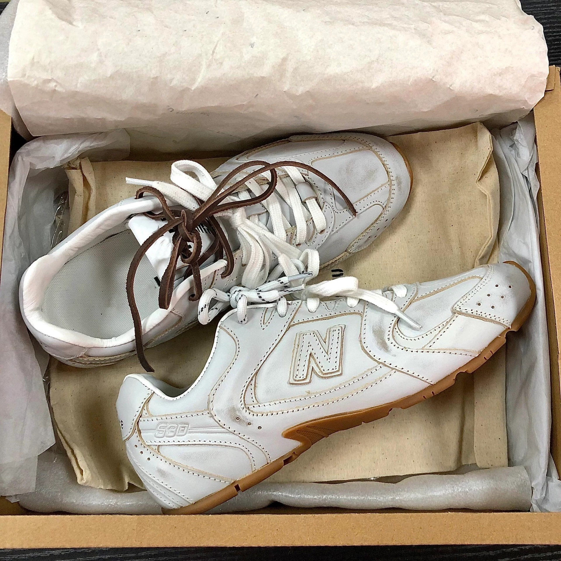 리얼 가죽 빈티지 실버 530 유니폼 여성 스포츠 슈즈 25 종 커플 캐주얼화