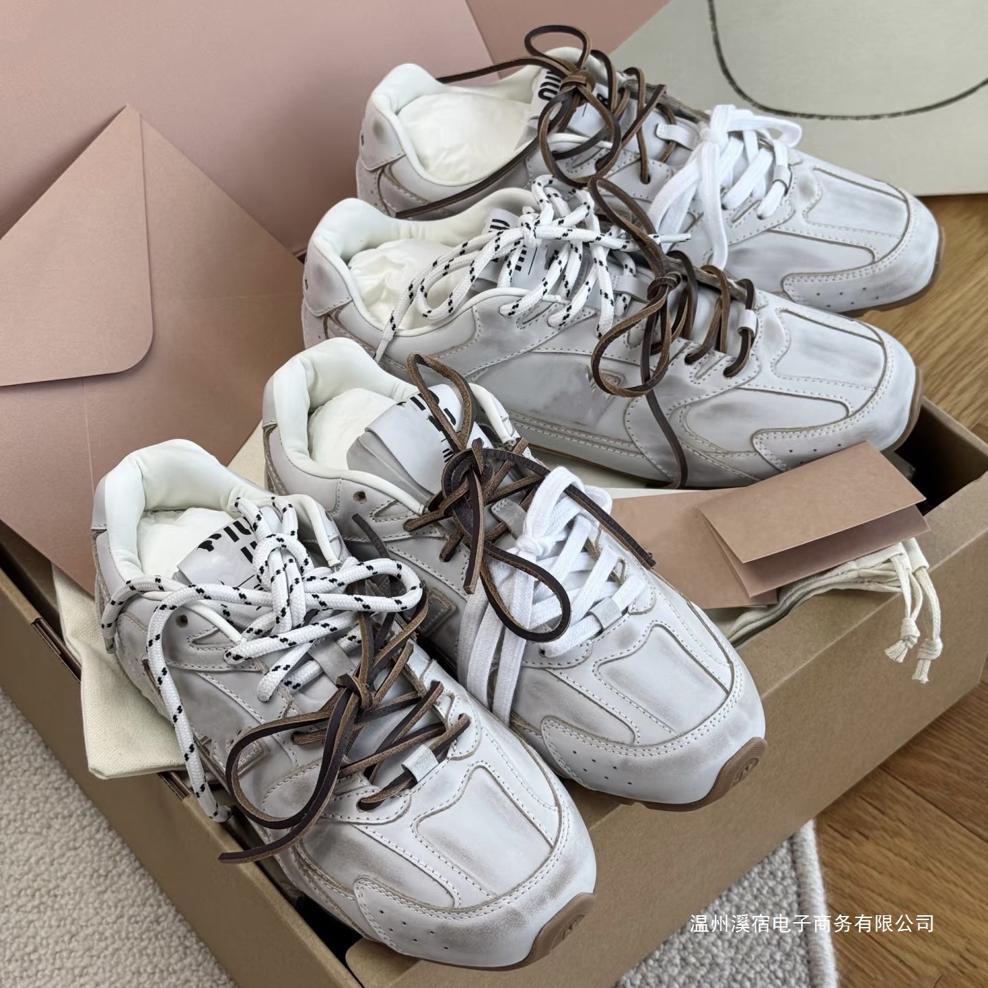 리얼 가죽 빈티지 실버 530 유니폼 여성 스포츠 슈즈 25 종 커플 캐주얼화