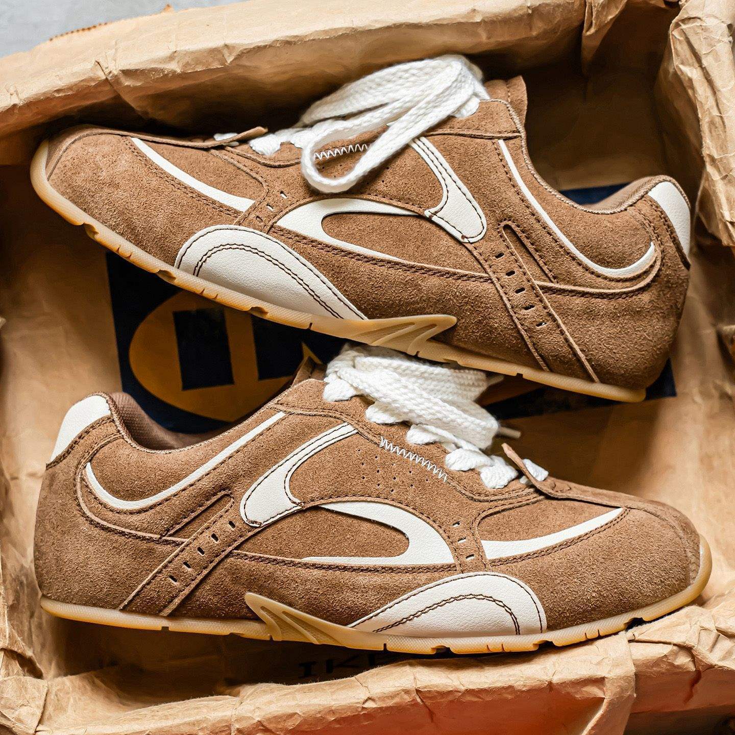 슈즈 남성 스타일 2025 신모델 빈티지 브라운 레이싱 슈즈 캐주얼 슈즈 패셔너블 슈즈 남성 검프 슈즈