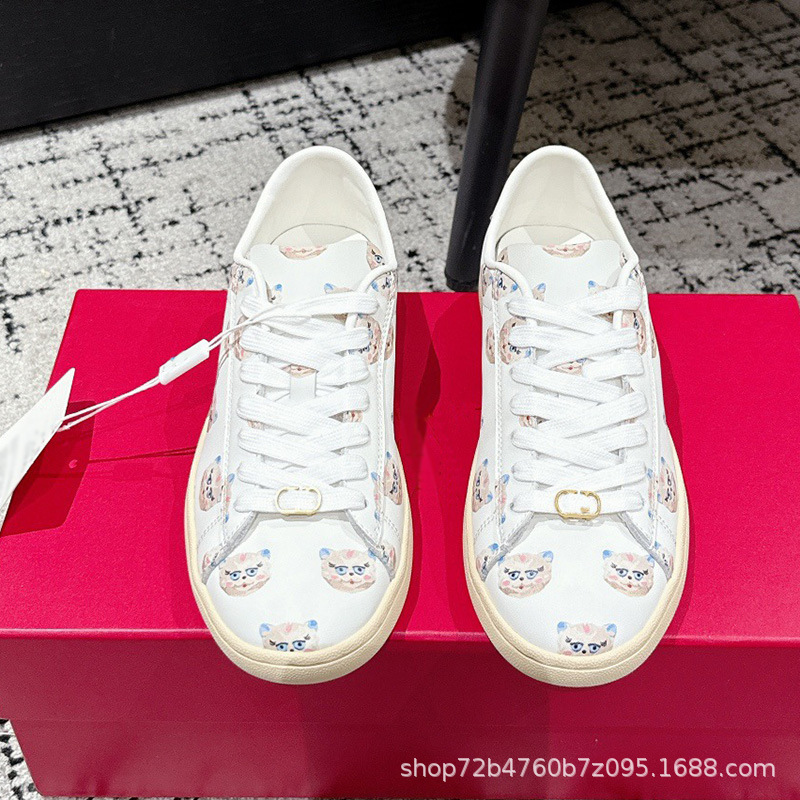 화이트 스니커즈 2025 신상품 가죽 캐주얼화 프린트 커플 타입 스트랩 라운드 토 플랫슈즈