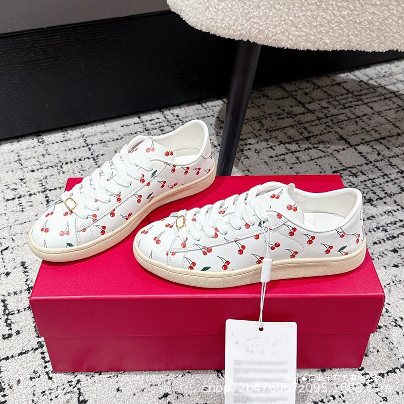 화이트 스니커즈 2025 신상품 가죽 캐주얼화 프린트 커플 타입 스트랩 라운드 토 플랫슈즈