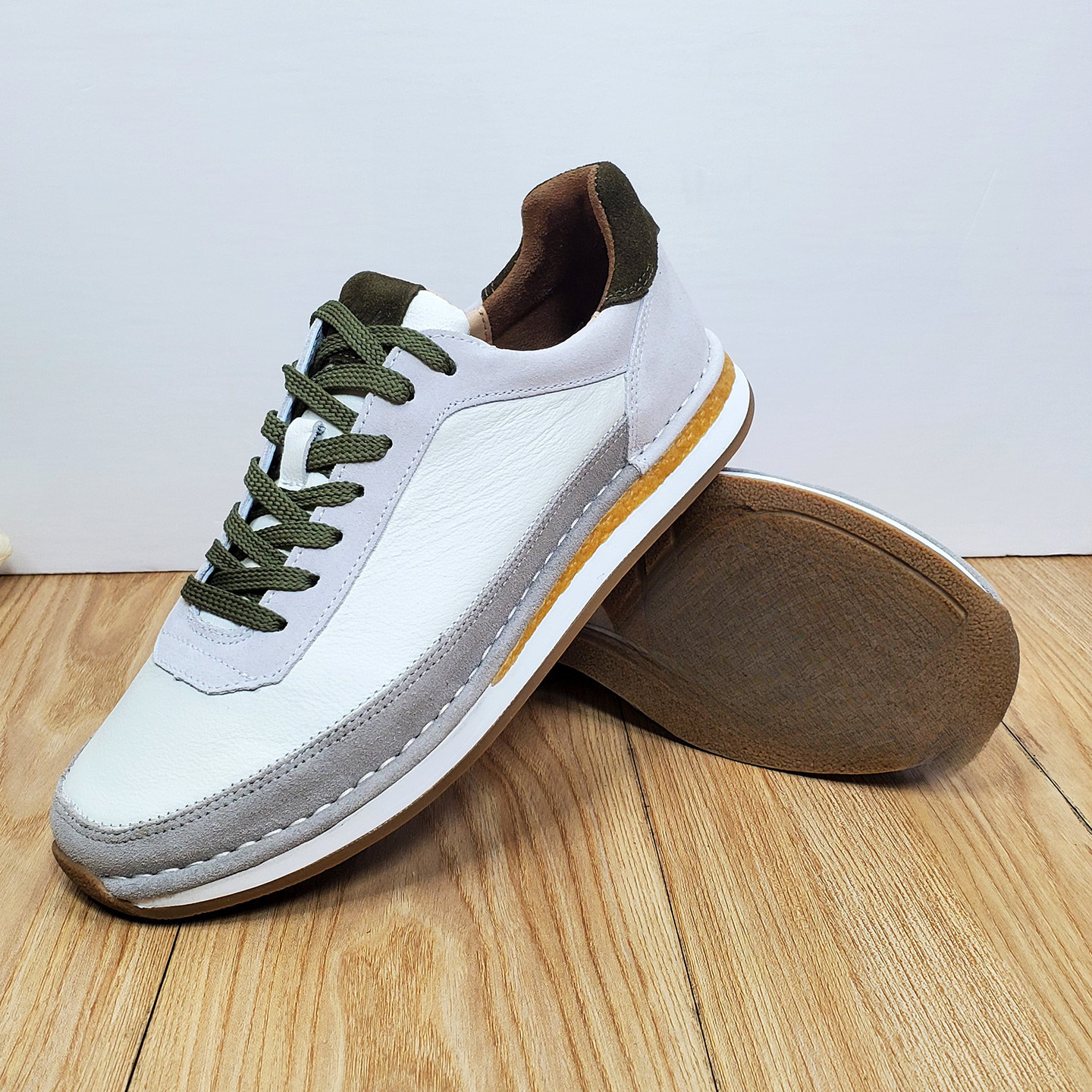 봄가을 패션 가죽 남성화 컬러풀한 소가죽 스니커즈 가볍고 통기성이 좋은 빈티지 플랫 마모성 스니커즈