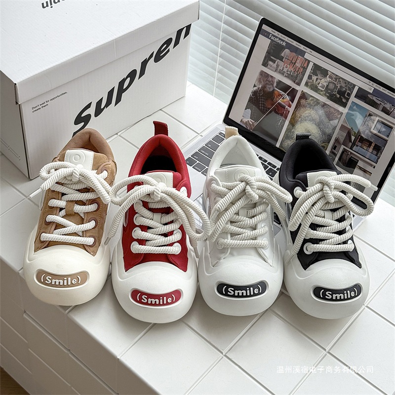 커커웃는 슬립슈즈 2025 신상품 큰 코가 밉살스러운 귀여운 화이트 슈즈 통굽 빵 캐주얼 슈즈