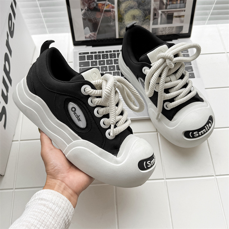 커커웃는 슬립슈즈 2025 신상품 큰 코가 밉살스러운 귀여운 화이트 슈즈 통굽 빵 캐주얼 슈즈