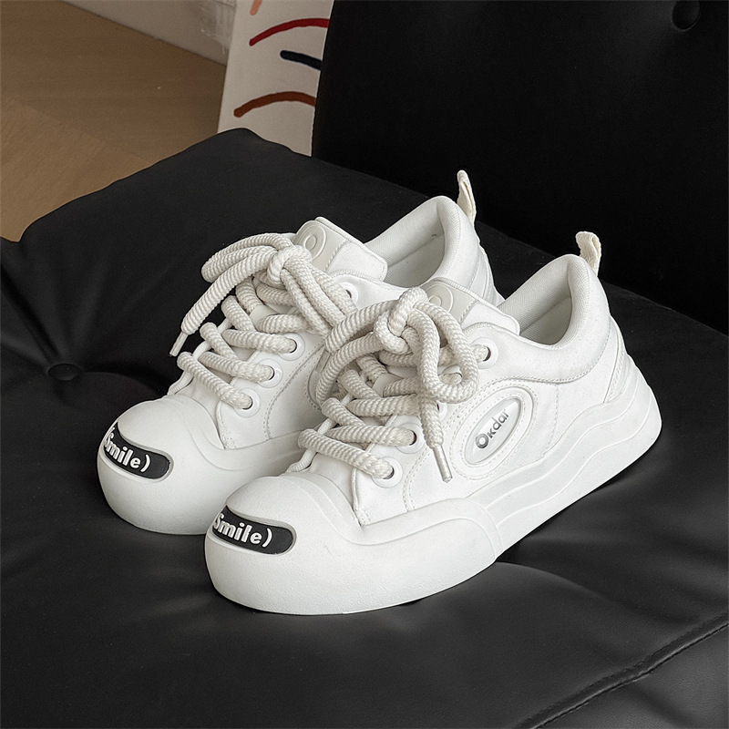 커커웃는 슬립슈즈 2025 신상품 큰 코가 밉살스러운 귀여운 화이트 슈즈 통굽 빵 캐주얼 슈즈