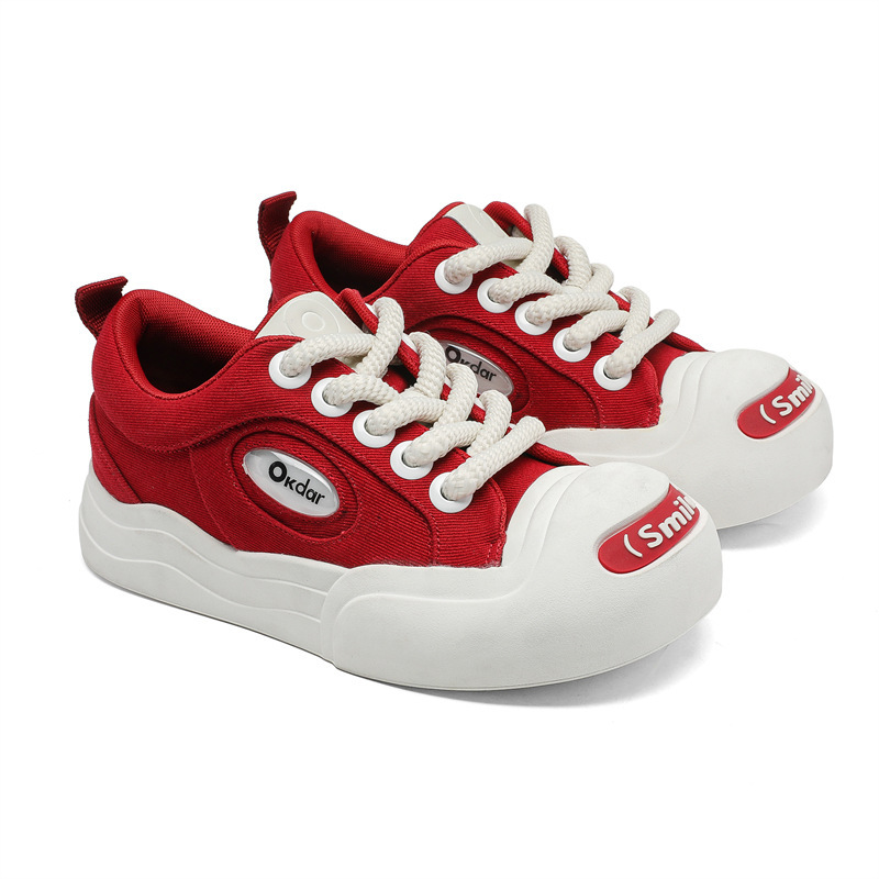 커커웃는 슬립슈즈 2025 신상품 큰 코가 밉살스러운 귀여운 화이트 슈즈 통굽 빵 캐주얼 슈즈