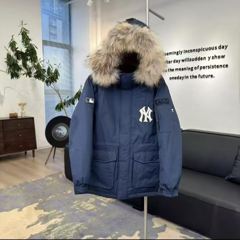 mlb 남녀 캐주얼 두루마기 후드 겨울용 패딩 오버칼라 미디엄 기장으로 톡톡하게 연출