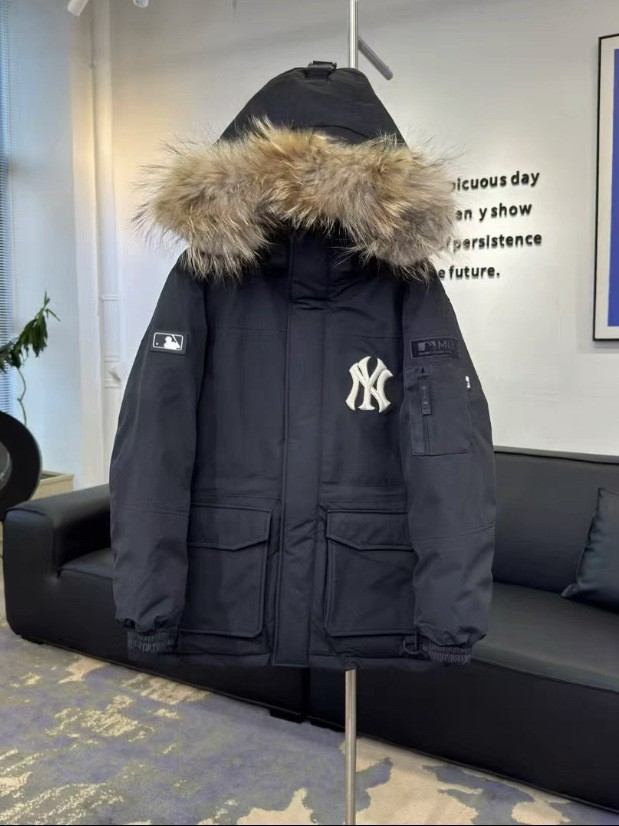 mlb 남녀 캐주얼 두루마기 후드 겨울용 패딩 오버칼라 미디엄 기장으로 톡톡하게 연출