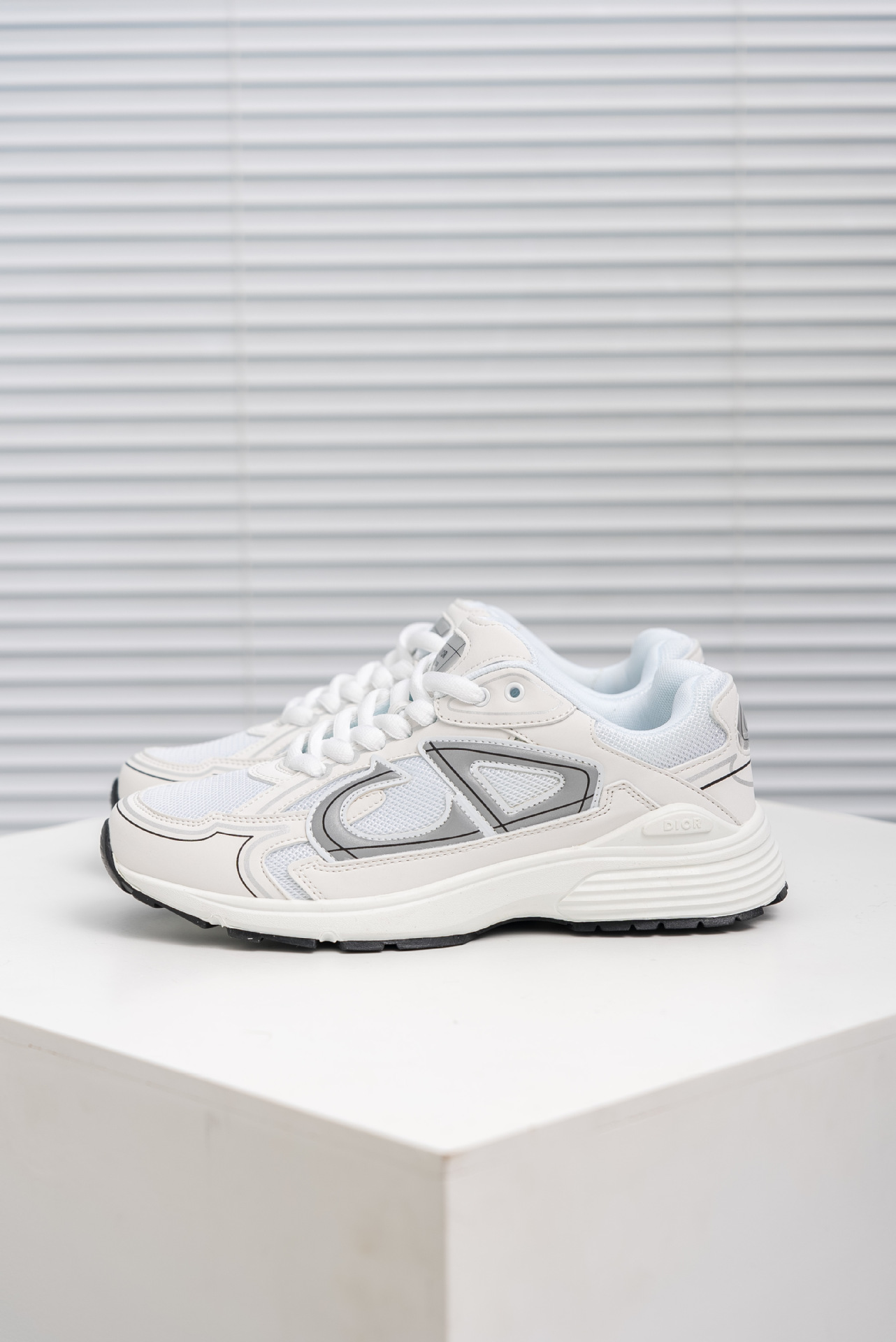 cdb30 레터링 블랙 앤 화이트 메인 컬러 키높이 아빠 스니커즈 팝업