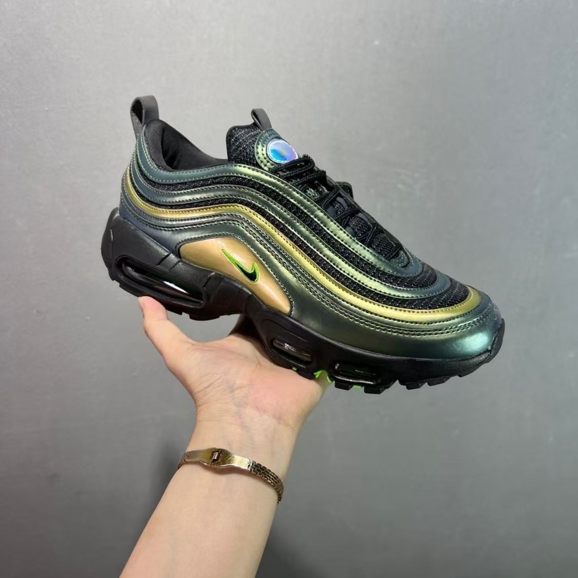 stxmax97에어쿠션 미끄럼 방지 마모 러닝화 남녀 공용 등산화입니다