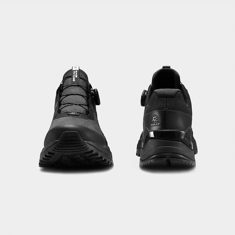 신상 컨버터블 버튼 라인 슈퍼 그립력 boa 아웃도어 미끄럼 방지 등산화입니다