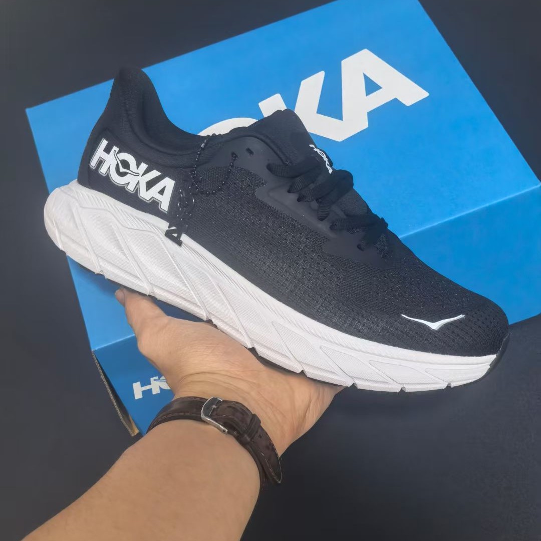 호카 아웃도어 스니커즈 아라히 7 등산화 남녀 전용 트레킹화