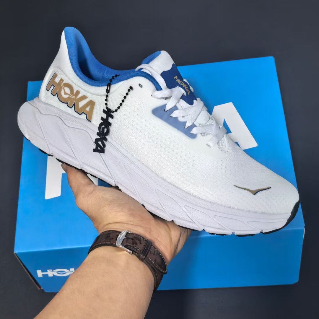 호카 아웃도어 스니커즈 아라히 7 등산화 남녀 전용 트레킹화