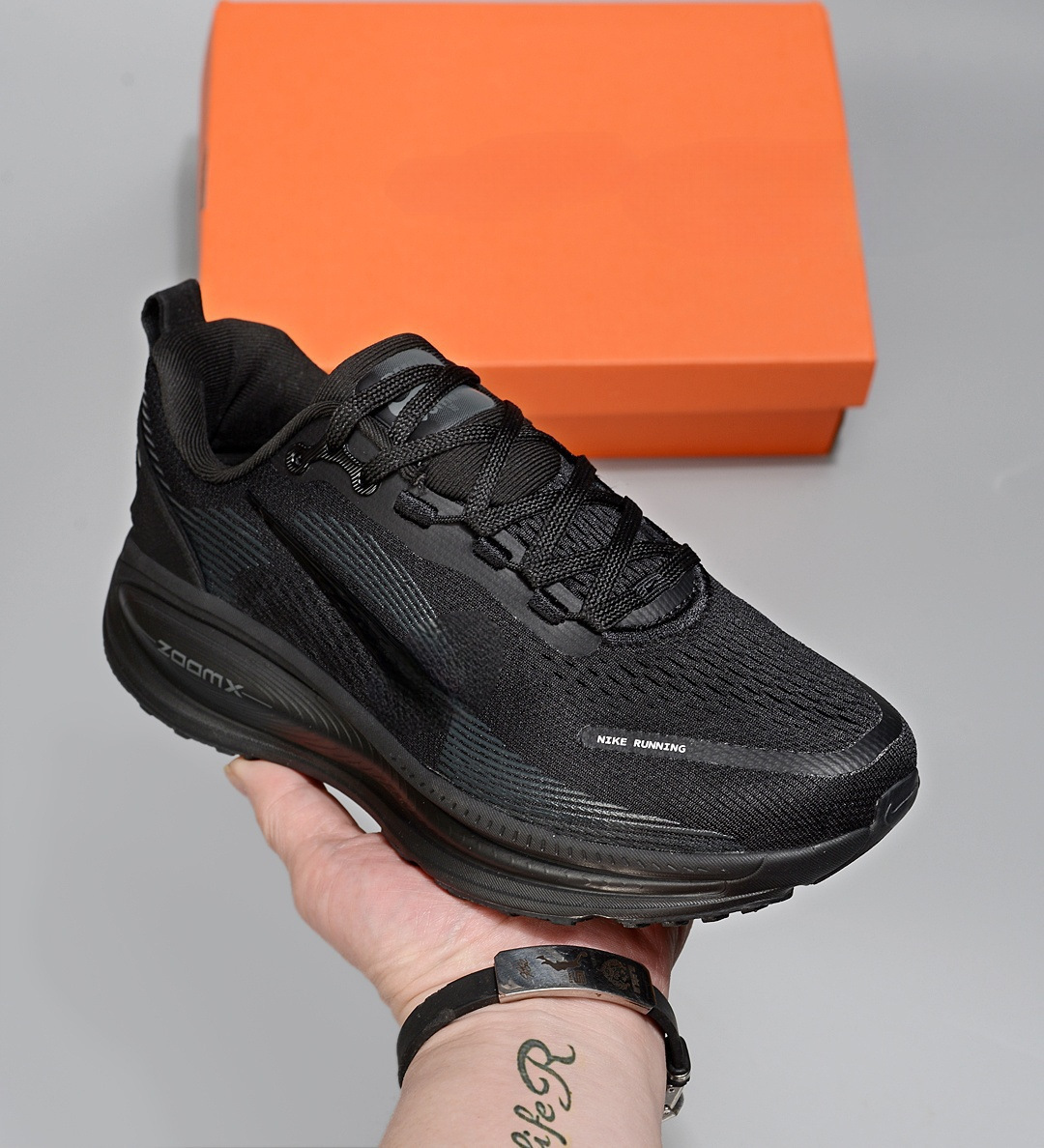 순수 vomero18 메쉬 통풍 레저 쿠션감 남녀 동일 러닝 스포츠 운동화