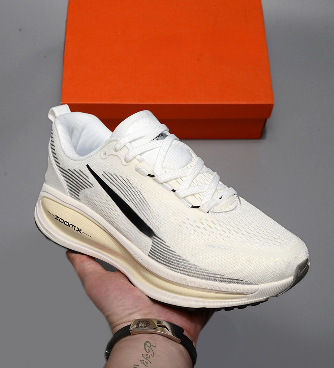 순수 vomero18 메쉬 통풍 레저 쿠션감 남녀 동일 러닝 스포츠 운동화