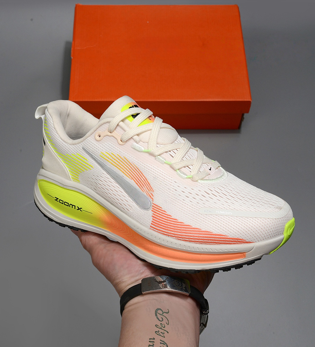 순수 vomero18 메쉬 통풍 레저 쿠션감 남녀 동일 러닝 스포츠 운동화