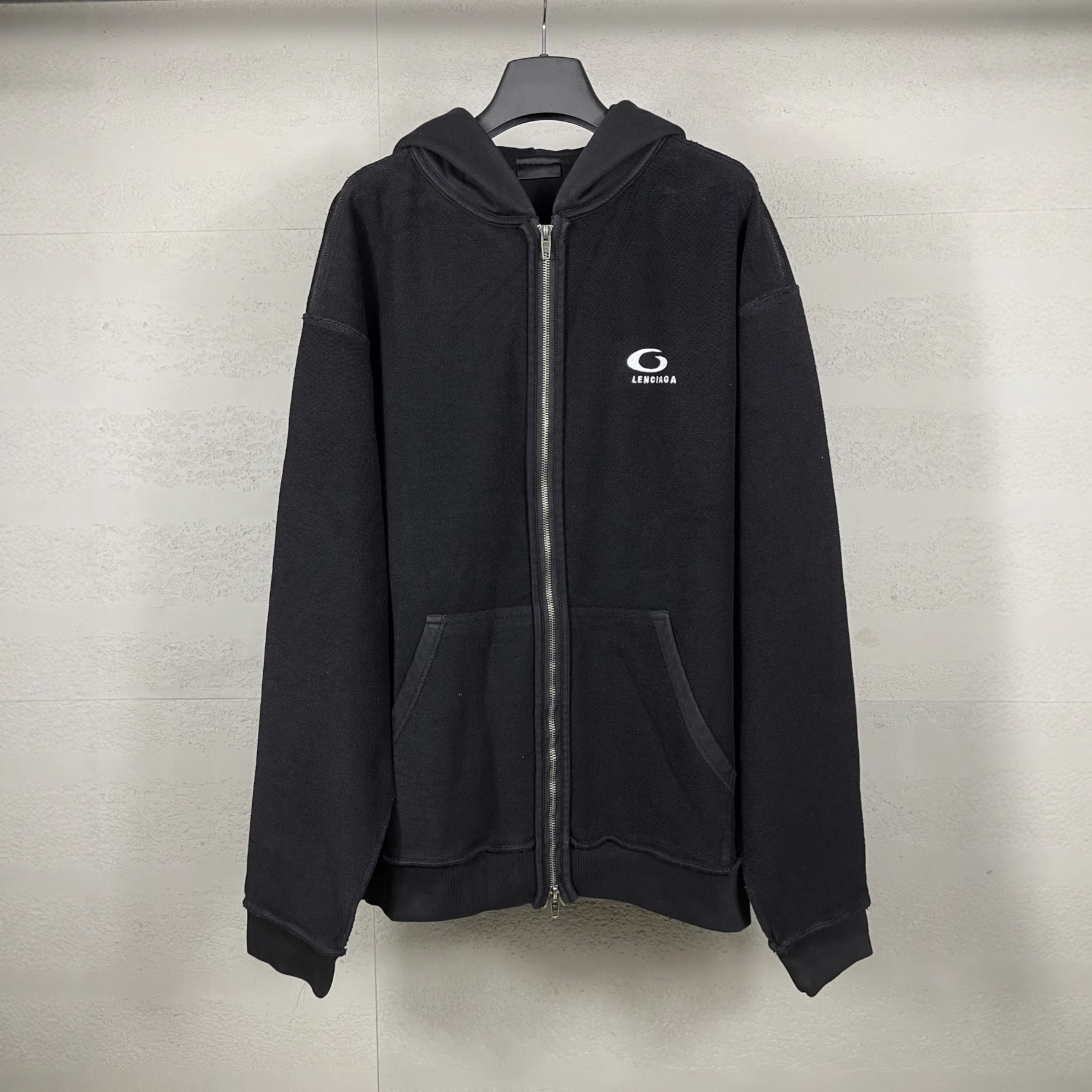 지퍼 맨투맨 신상 클래식 로고 뒷면 자수 빈티지한 카디건 아우터