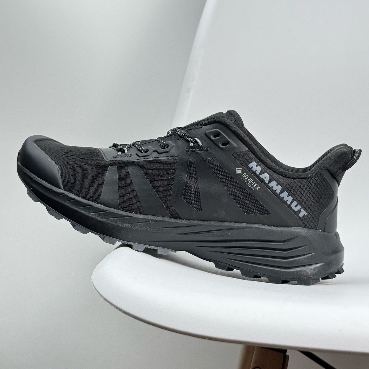 여름 남녀 공용 등산 트레킹화 미끄럼 마모 방지 아웃도어용 스니커즈