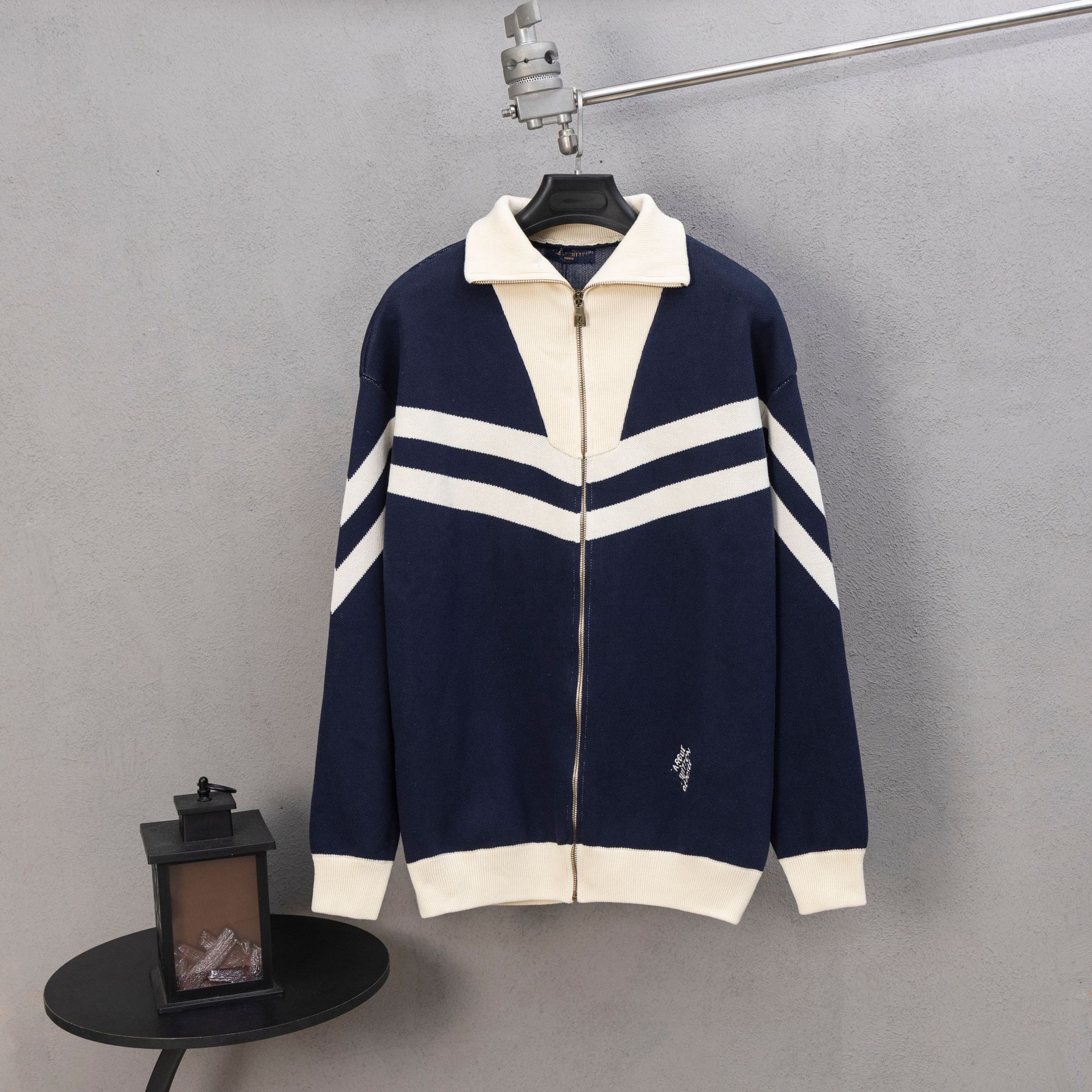 2025가을 신상품 자카드 레터링 자수 울 니트 집업 카디건 아우터