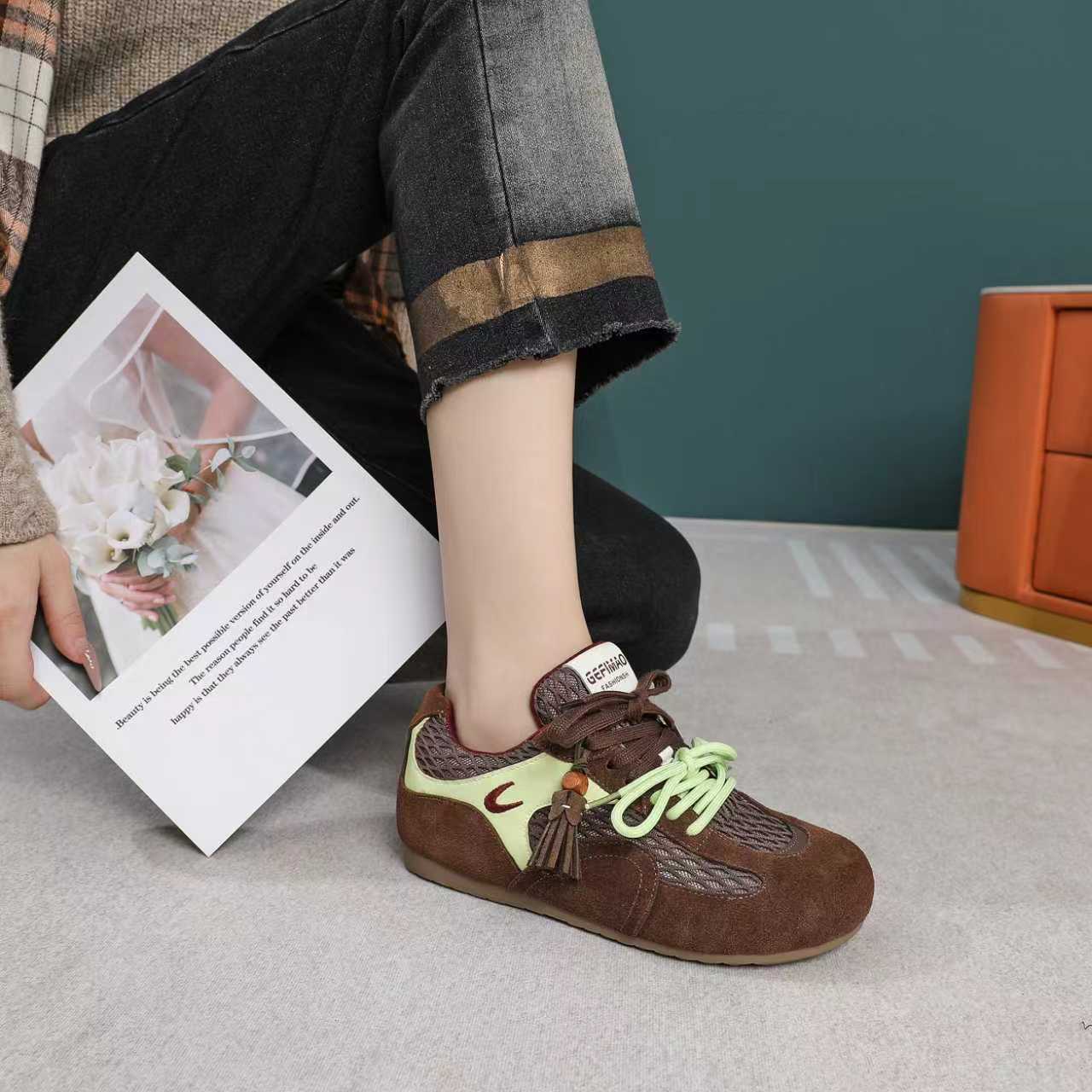 가죽 후드 아웃솔 덕훈 슈즈 여성 2025초가을 새로운 스타일의 편안한 캐주얼화 레트로 스포츠 작은 흰색 슈즈 스포티한 슈즈 여성